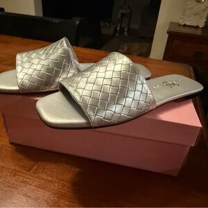New in Box Girl’s Yosi Samara “Miss Natalie” Girl’s Silver Slide